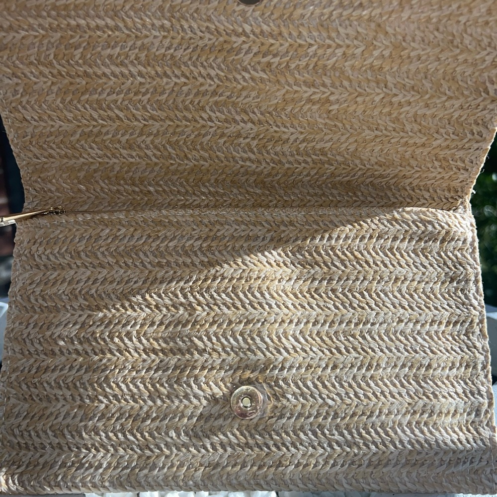 Dior Textured Beige Accessory - Picture 4 of 5